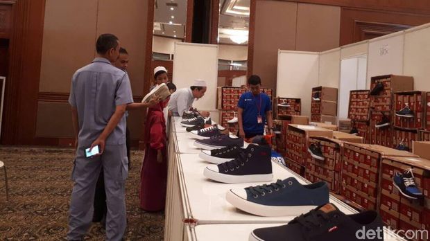 Dari Kaus Hingga Celana Levi's Mulai Rp 50.000 di JCC