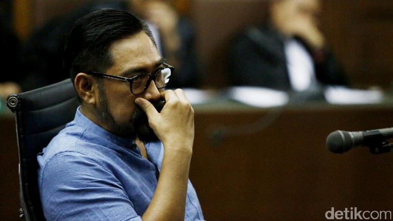 Choel Mallarangeng Divonis 3,5 Tahun Penjara Choel Mallarangeng Divonis 3,5 Tahun Penjara