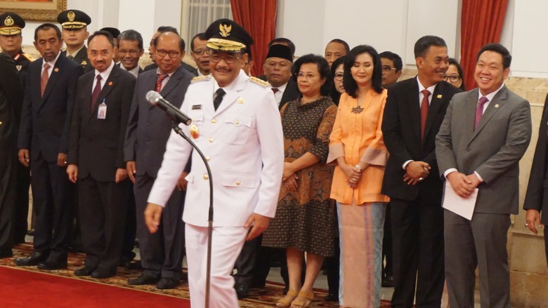 DJAROT DILANTIK GUBERNUR DENGAN MASA TERPENDEK YAKNI 4 BULAN