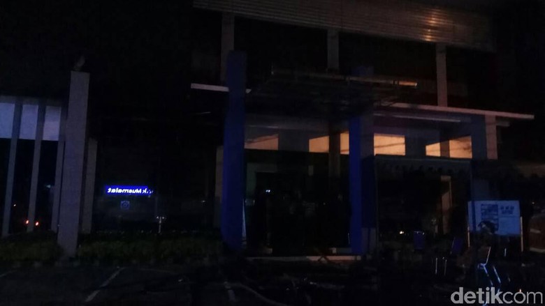 Kantor BPJS Kesehatan di Kediri Dilalap Api Kantor BPJS Kesehatan di Kediri Dilalap Api