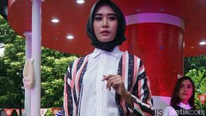 Tips Tampil Stylish Pakai Baju Bekas Saat Lebaran