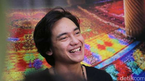Adipati Dolken: Lebaran Gue Nggak Menarik Adipati Dolken: Lebaran Gue Nggak Menarik