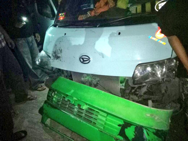 Pengemudi Mikrolet Tewas Setelah Bertabrakan dengan Sepeda Motor Pengemudi Mikrolet Tewas Setelah Bertabrakan dengan Sepeda Motor