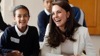 Smile! Kate Middleton Tampak Happy