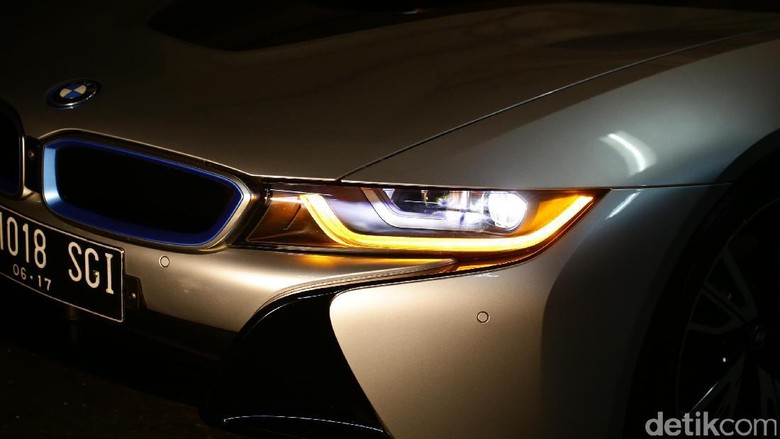 BMW i8 Atap Terbuka Siap Diluncurkan Tahun Depan BMW i8 Atap Terbuka Siap Diluncurkan Tahun Depan