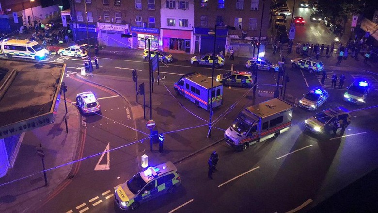 Kendaraan Tabrak Jemaah Pulang Tarawih di Luar Masjid Finsbury Park