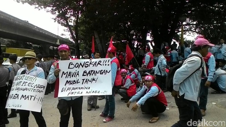 Ini Alasan Pertamina PHK 353 Sopir Mobil Tangki BBM Ini Alasan Pertamina PHK 353 Sopir Mobil Tangki BBM