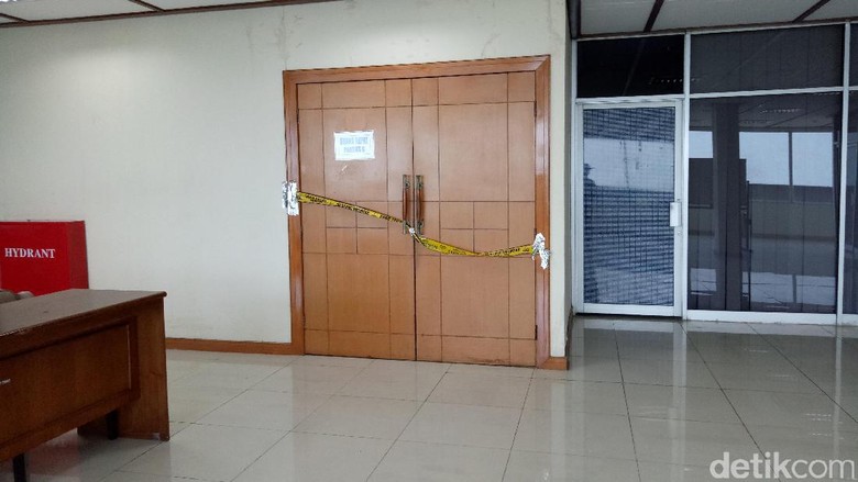 Ruangan yang Terbakar di Gedung DPR Masih Digaris Polisi Ruangan yang Terbakar di Gedung DPR Masih Digaris Polisi
