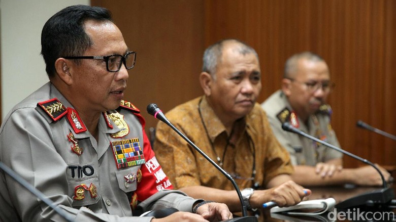 Kapolri: Tim KPK akan Bergabung dengan Polri Usut Teror ke Novel Kapolri: Tim KPK akan Bergabung dengan Polri Usut Teror ke Novel