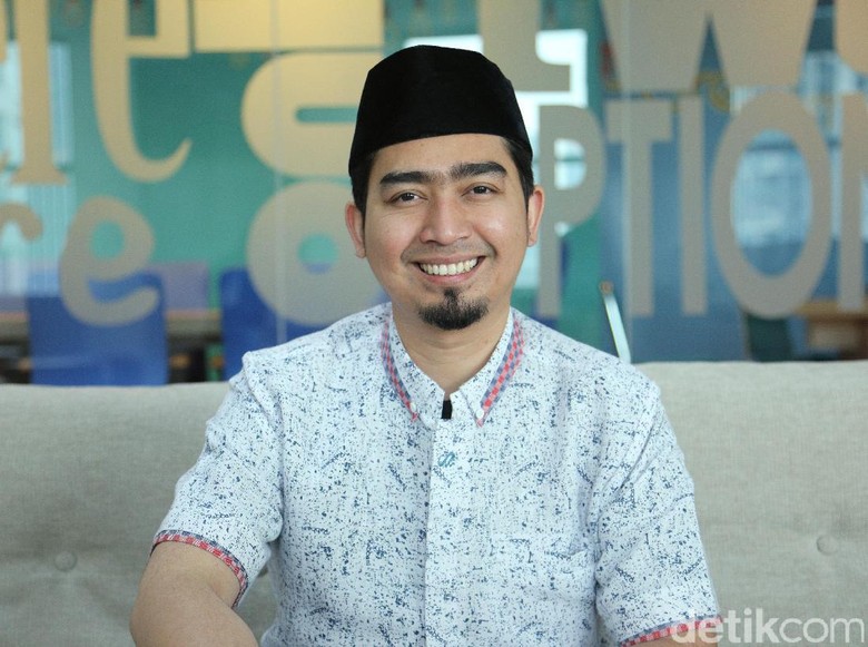 Ustad Solmed dan April Jasmine Jalani Program Bayi Tabung Anak Kedua Ustad Solmed dan April Jasmine Jalani Program Bayi Tabung Anak Kedua