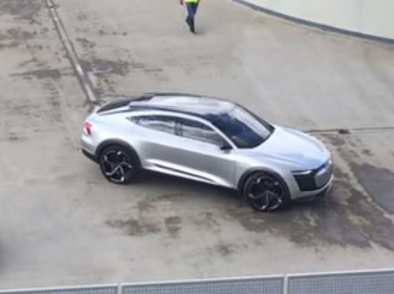 Mobil Listrik Audi E-Tron Sportback Mulai Diuji Mobil Listrik Audi E-Tron Sportback Mulai Diuji