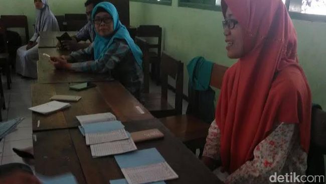 Hasil gambar untuk pihak sekolah beberkan bukti tabungan rosita