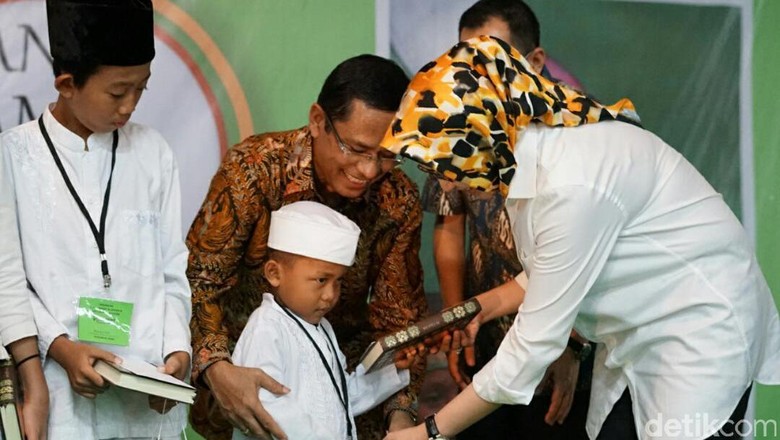 APP dan Pemkot Tangsel Donasi 4.000 Mushaf Al Quran APP dan Pemkot Tangsel Donasi 4.000 Mushaf Al Quran