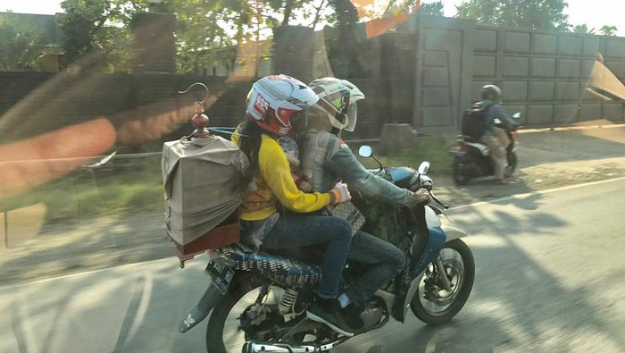 Duh, Pemotor Masih Saja Bawa Barang Berlebihan Saat Mudik! Duh, Pemotor Masih Saja Bawa Barang Berlebihan Saat Mudik!