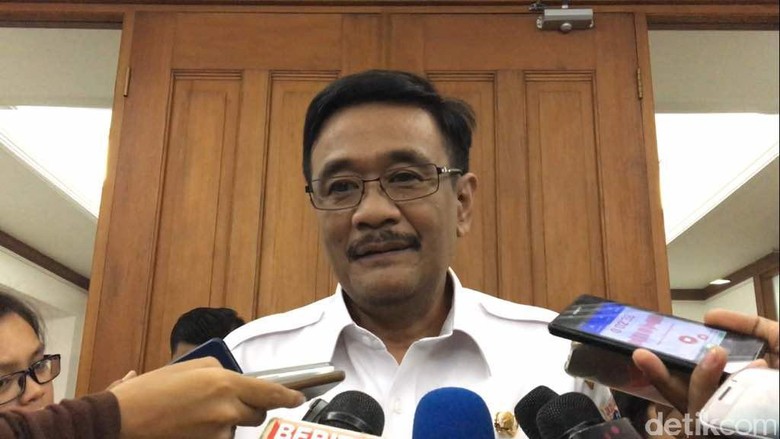 Djarot: Trotoar Tetap Dijaga Setelah Agustus Djarot: Trotoar Tetap Dijaga Setelah Agustus