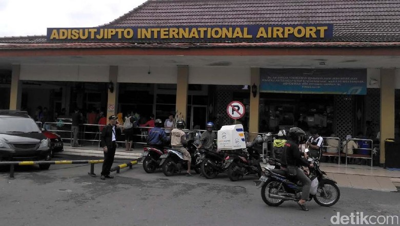 Bandara Adisutjipto Yogya Sajikan Informasi dalam Bahasa Jawa Bandara Adisutjipto Yogya Sajikan Informasi dalam Bahasa Jawa