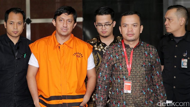 Didakwa Terima Suap Rp 14,39 Miliar, Fahd Mengaku Bersalah Didakwa Terima Suap Rp 14,39 Miliar, Fahd Mengaku Bersalah