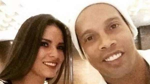 Model Seksi Ini Bilang Ronaldinho Sangat Baik dan Rendah Hati Model Seksi Ini Bilang Ronaldinho Sangat Baik dan Rendah Hati