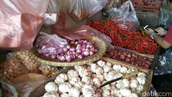 Jelang Lebaran Harga Bawang dan Cabai Naik, Ini Kata Pedagang Jelang Lebaran Harga Bawang dan Cabai Naik, Ini Kata Pedagang