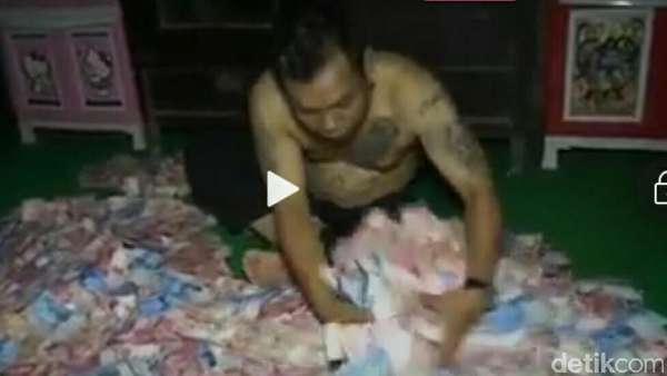 Kisah Kades Nono Berlimpah Uang, Berawal dari Pegawai Pabrik Bir Kisah Kades Nono Berlimpah Uang, Berawal dari Pegawai Pabrik Bir