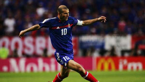 Pengaruh Sihir Balerina Zinedine Zidane (Bagian I) Pengaruh Sihir Balerina Zinedine Zidane (Bagian I)