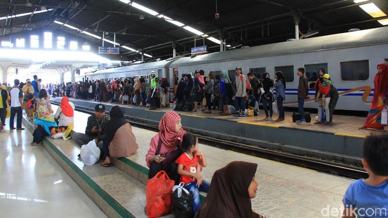 Penumpang Kereta Capai 33,75 Juta, Naik 7,12% Penumpang Kereta Capai 33,75 Juta, Naik 7,12%