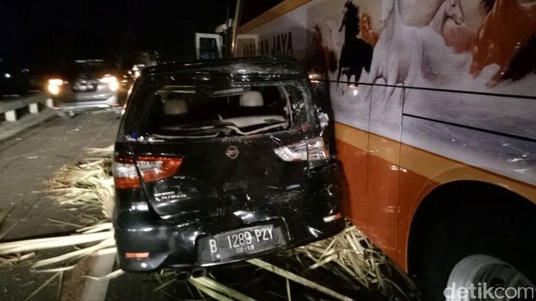 2 Mobil dan 2 Bus Terlibat Kecelakaan di Tol Semarang-Bawen