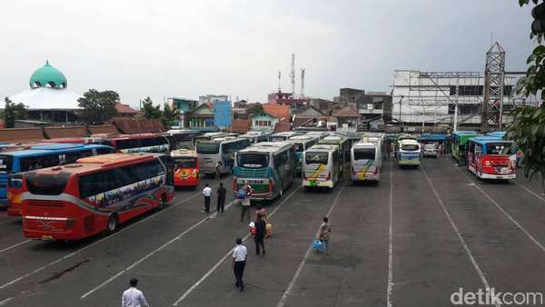 Pemudik dari Leuwipanjang Menurun, Banyak Bus Nganggur Pemudik dari Leuwipanjang Menurun, Banyak Bus Nganggur