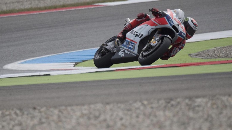 Hari yang Sangat Sulit untuk Lorenzo Hari yang Sangat Sulit untuk Lorenzo