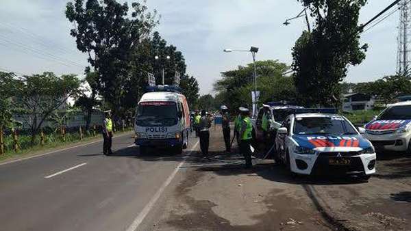 Kecelakaan Tewaskan 6 Orang di Probolinggo, Polisi Gelar Olah TKP Kecelakaan Tewaskan 6 Orang di Probolinggo, Polisi Gelar Olah TKP