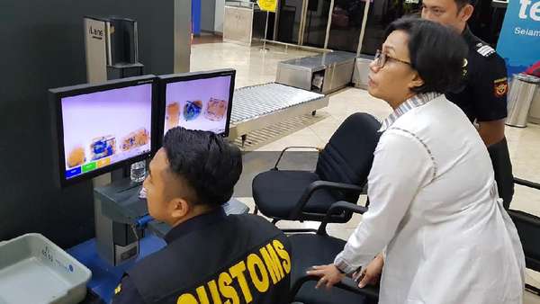H-1 Lebaran, Sri Mulyani Sidak ke Bandara Cengkareng H-1 Lebaran, Sri Mulyani Sidak ke Bandara Cengkareng