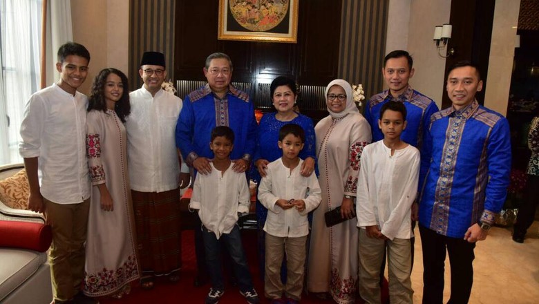 Hasil gambar untuk anies ke sby
