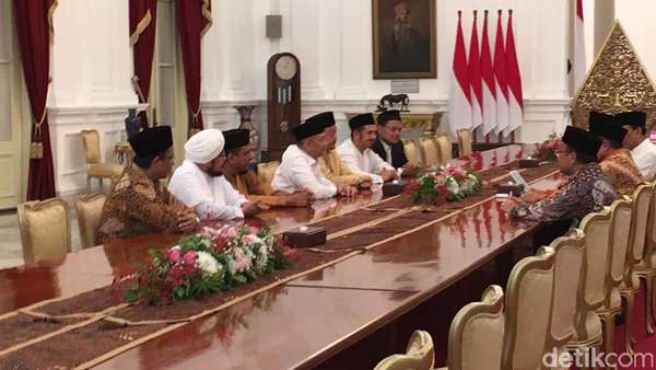 GNPF: Antara Presiden Jokowi dan Kami Jadi Saling Lebih Tahu GNPF: Antara Presiden Jokowi dan Kami Jadi Saling Lebih Tahu