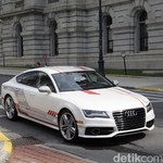 Mobil Tanpa Sopir Pertama Melintas di New York Mobil Tanpa Sopir Pertama Melintas di New York