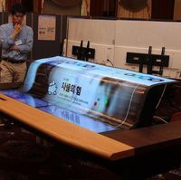 LG Bikin Layar OLED Melebihi Tinggi Tom Cruise