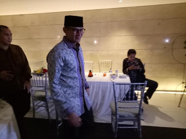 Hasil gambar untuk sandiaga foto dengan setya novanto