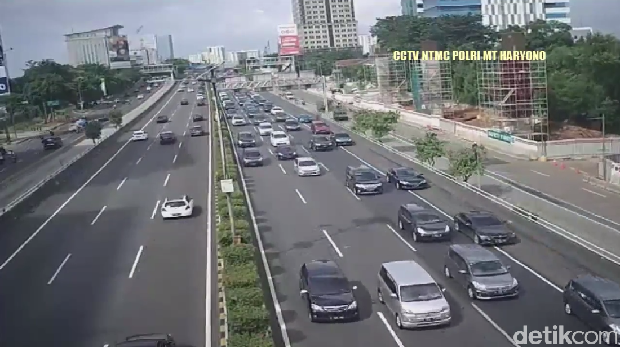 Traffic Update: Macet di Nagreg dan Gadog Arah Puncak