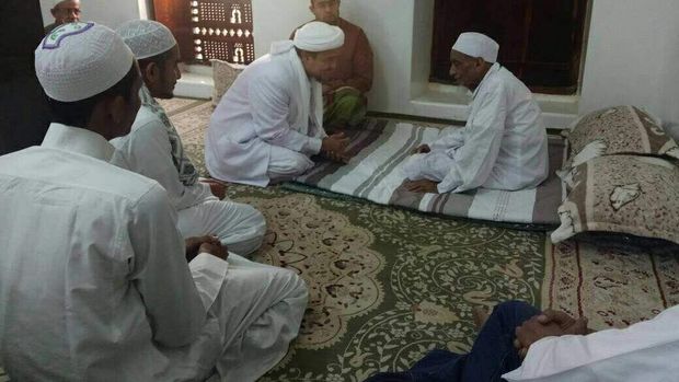 Habib Rizieq lebaran di Yaman.