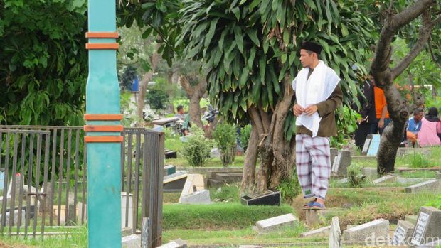 Jasa Pembaca Yasin dan Doa Ramai di TPU Karet Bivak Jasa Pembaca Yasin dan Doa Ramai di TPU Karet Bivak