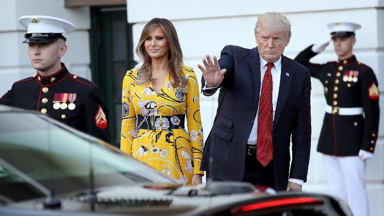 Saat Presiden Donald Trump Kebingungan Cari Mobilnya Saat Presiden Donald Trump Kebingungan Cari Mobilnya