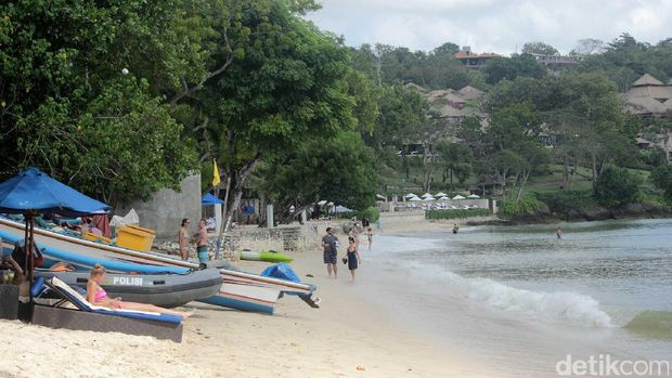 Suasana pantai privat Jimbaran