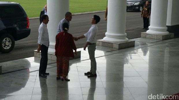 Obama disambut Jokowi dan keluarga di Istana Bogor, Jumat (30/6/2017)