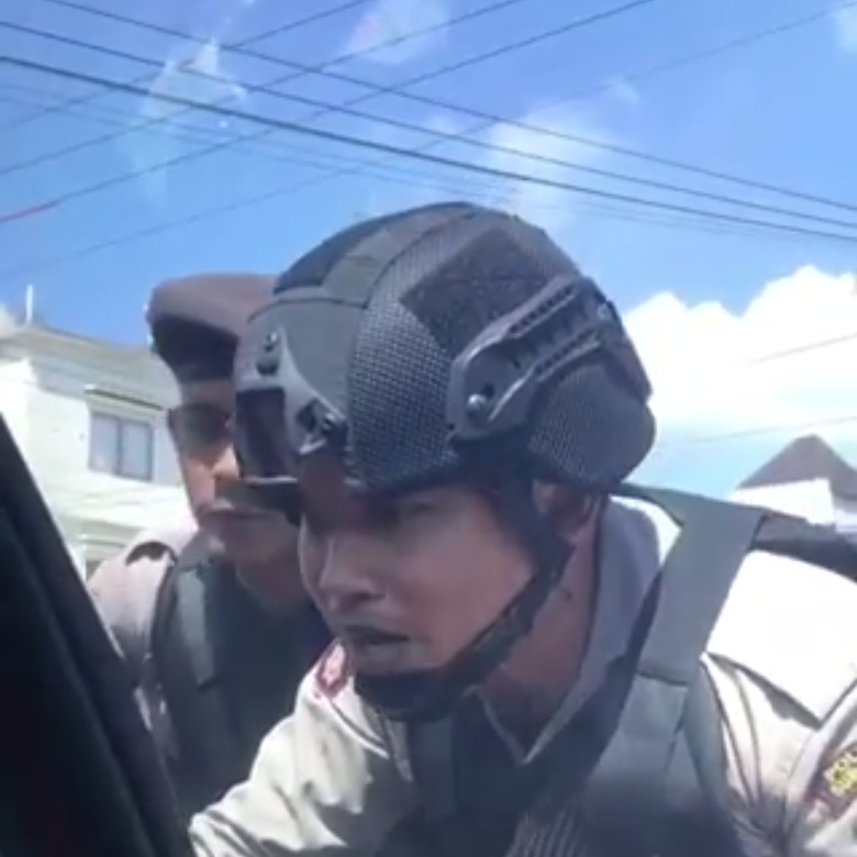 Viral Polisi Bentak Pengendara Mobil yang Tersesat di Solo
