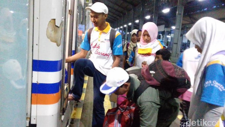 Kementerian BUMN Pulangkan 1.216 Pemudik Solo ke Jakarta dengan KA