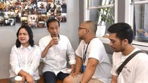 Jokowi Nge-vlog saat Nikmati Kopi Susu Tetangga