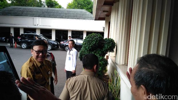  Mendagri Tjahjo Kumolo mengikuti rakor di kantor Kemenko Polhukam, Senin