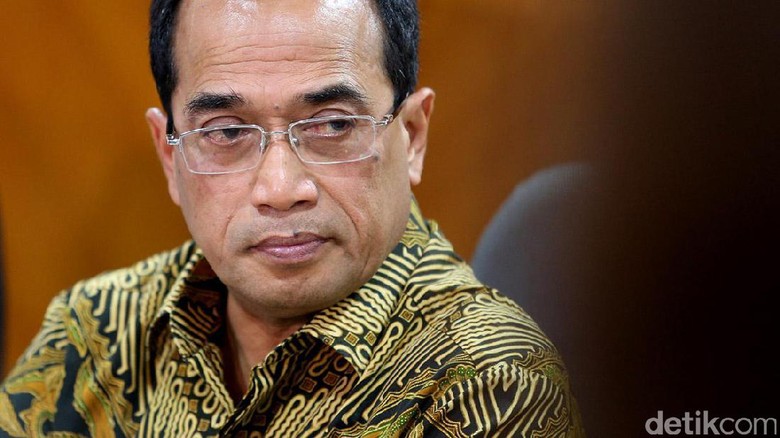 Menhub Janji Permudah Sertifikasi Mobil Listrik Menhub Janji Permudah Sertifikasi Mobil Listrik