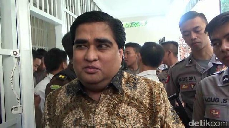 Dimas Kanjeng Protes Dituntut Penjara Seumur Hidup Dimas Kanjeng Protes Dituntut Penjara Seumur Hidup