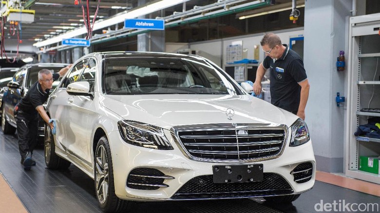 Canggih, Mercy S-Class Keluar Sendiri dari Pabrik Tanpa Sopir Canggih, Mercy S-Class Keluar Sendiri dari Pabrik Tanpa Sopir