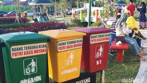 Dilengkapi dengan tempat sampah